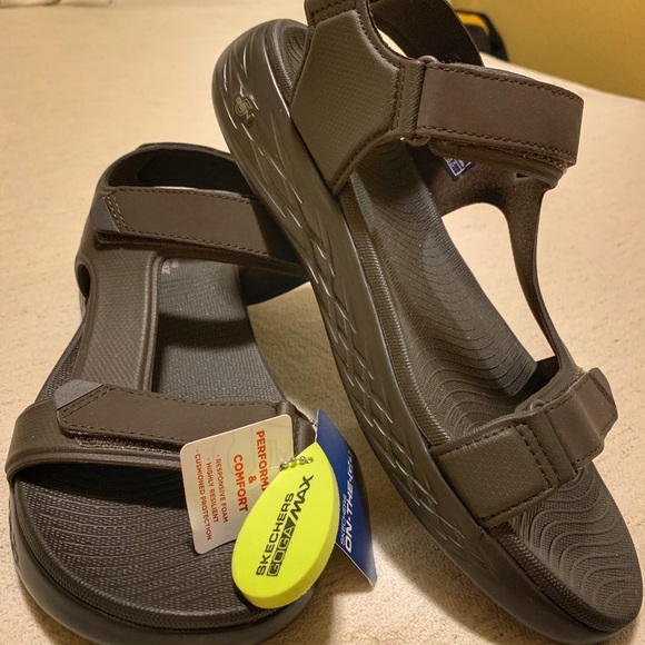 skechers cushioned sandals